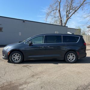 CHRYSLER PACIFICA TOURING - 3