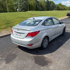 HYUNDAI ACCENT GLS - 8