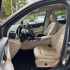صورة 32 لـ 2017 Mercedes-BENZ GLC