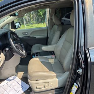 2020 Toyota SIENNA XLE 8-PASSENGER 缩略图 32