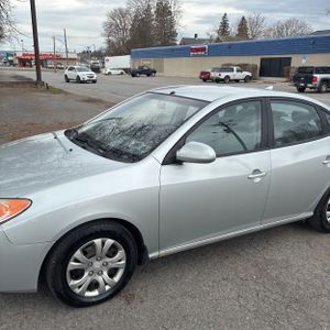 HYUNDAI ELANTRA GLS - 2