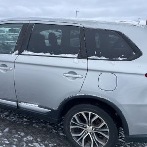 MITSUBISHI OUTLANDER ES - 6