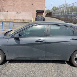 HYUNDAI ELANTRA SEL - 4