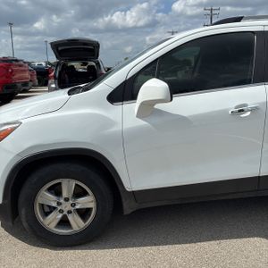 CHEVROLET TRAX LT - 2