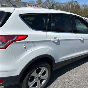 FORD ESCAPE SE - 9