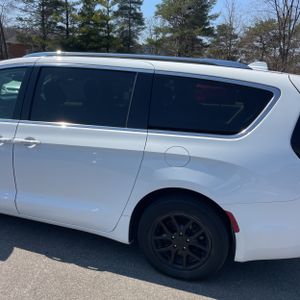 CHRYSLER PACIFICA TOURING L - 6