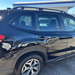 SUBARU FORESTER PREMIUM - 9