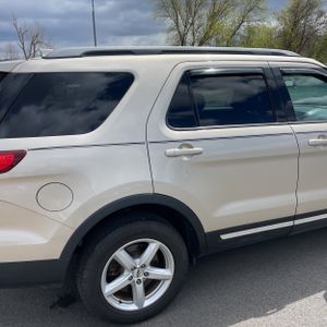 FORD EXPLORER XLT - 9