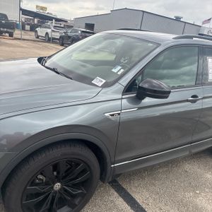 VOLKSWAGEN TIGUAN SE R-LINE BLACK - 2