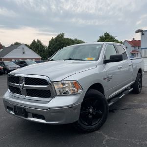 2019 RAM 1500 CLASSIC SLT — фото 1