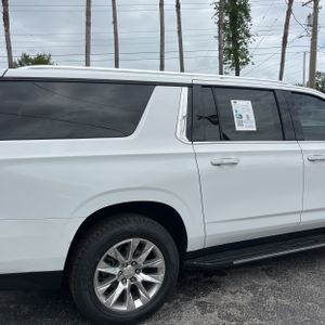 CHEVROLET SUBURBAN PREMIER - 9