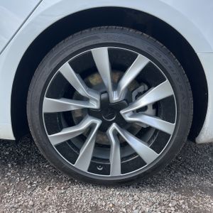 2025 Tesla MODEL 3 LONG RANGE 缩略图 18