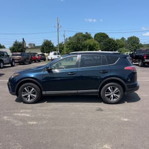2018 Toyota RAV4 XLE — фото 3