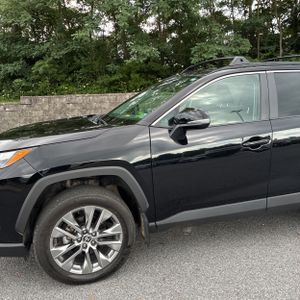 2024 Toyota RAV4 XLE PREMIUM photo 2