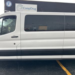 FORD TRANSIT-350 PASSENGER V. XLT - 4