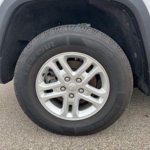 2023 JEEP GRAND CHEROKEE LAREDO 照片 19