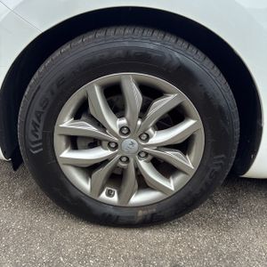 صورة مصغرة 17 لـ 2019 KIA SEDONA EX
