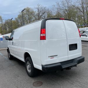 CHEVROLET EXPRESS 2500 - 5