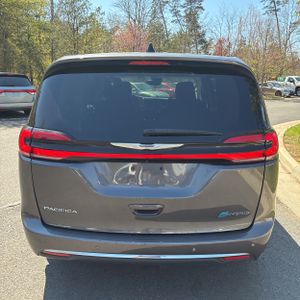 CHRYSLER PACIFICA HYBRID TOURING L - 7