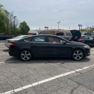 FORD FUSION SE - 10
