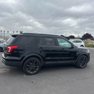 FORD EXPLORER XLT - 10