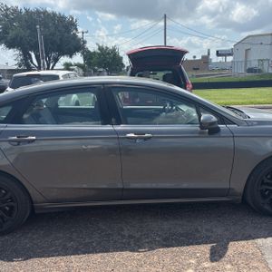 FORD FUSION SE - 10