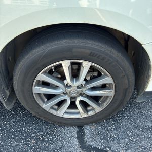 2015 Nissan PATHFINDER SL 照片 20