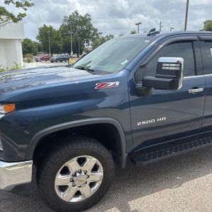 2021 Chevrolet SILVERADO 2500HD LTZ photo 2