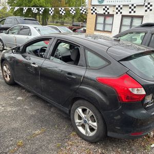 FORD FOCUS SE - 5