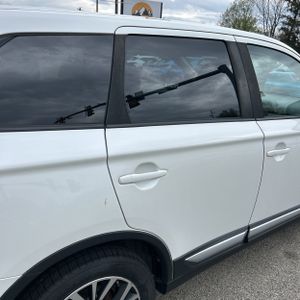 MITSUBISHI OUTLANDER ES - 9