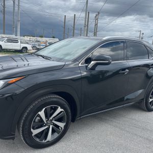Lexus NX 300 Base - 2