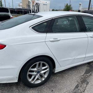 FORD FUSION SE - 8