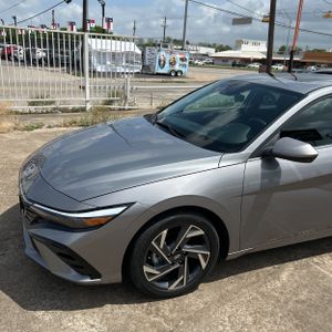 HYUNDAI ELANTRA SEL CONVENIENCE - 2