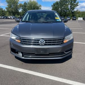 صورة 14 لـ 2018 Volkswagen PASSAT 2.0T SE