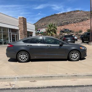 FORD FUSION SE - 10