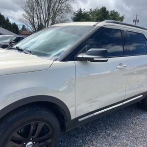 FORD EXPLORER XLT - 2