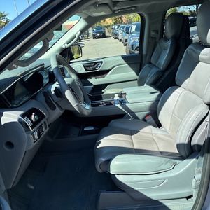 صورة 32 لـ 2020 Lincoln NAVIGATOR L RESERVE