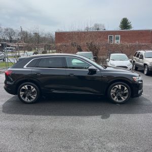 AUDI E-TRON QUATTRO PREMIUM PLUS - 10