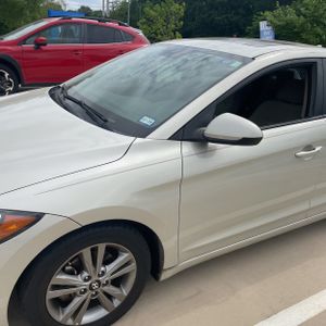 HYUNDAI ELANTRA VALUE EDITION - 2
