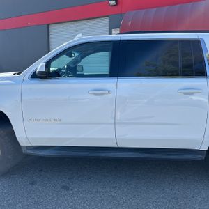 CHEVROLET SUBURBAN LT - 4