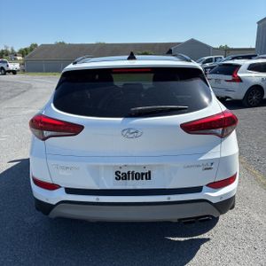 HYUNDAI TUCSON LIMITED - 7