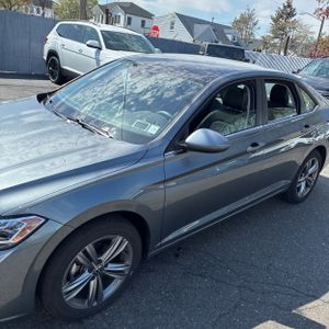 VOLKSWAGEN JETTA SE - 2