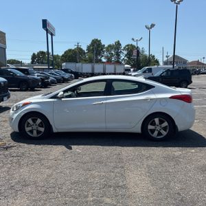 2013 Hyundai ELANTRA GLS — фото 3