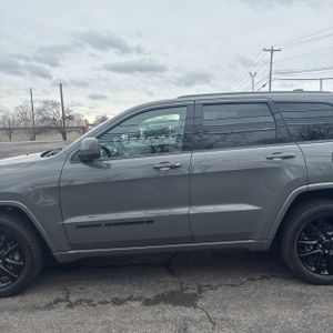 JEEP GRAND CHEROKEE LAREDO X - 4