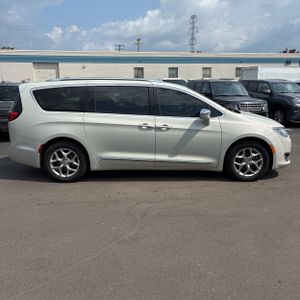 2017 Chrysler PACIFICA LIMITED 照片 10