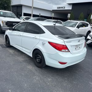 HYUNDAI ACCENT SE - 5