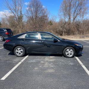 HYUNDAI ELANTRA SE - 10