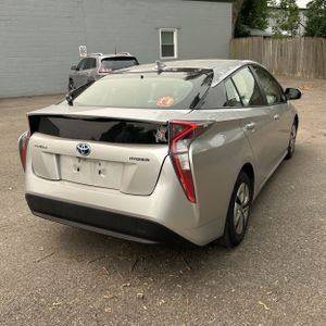2017 Toyota PRIUS THREE 照片 8