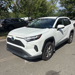2024 Toyota RAV4 HYBRID XLE — фото 1