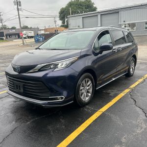 2024 Toyota SIENNA XLE 8-PASSENGER 照片 1